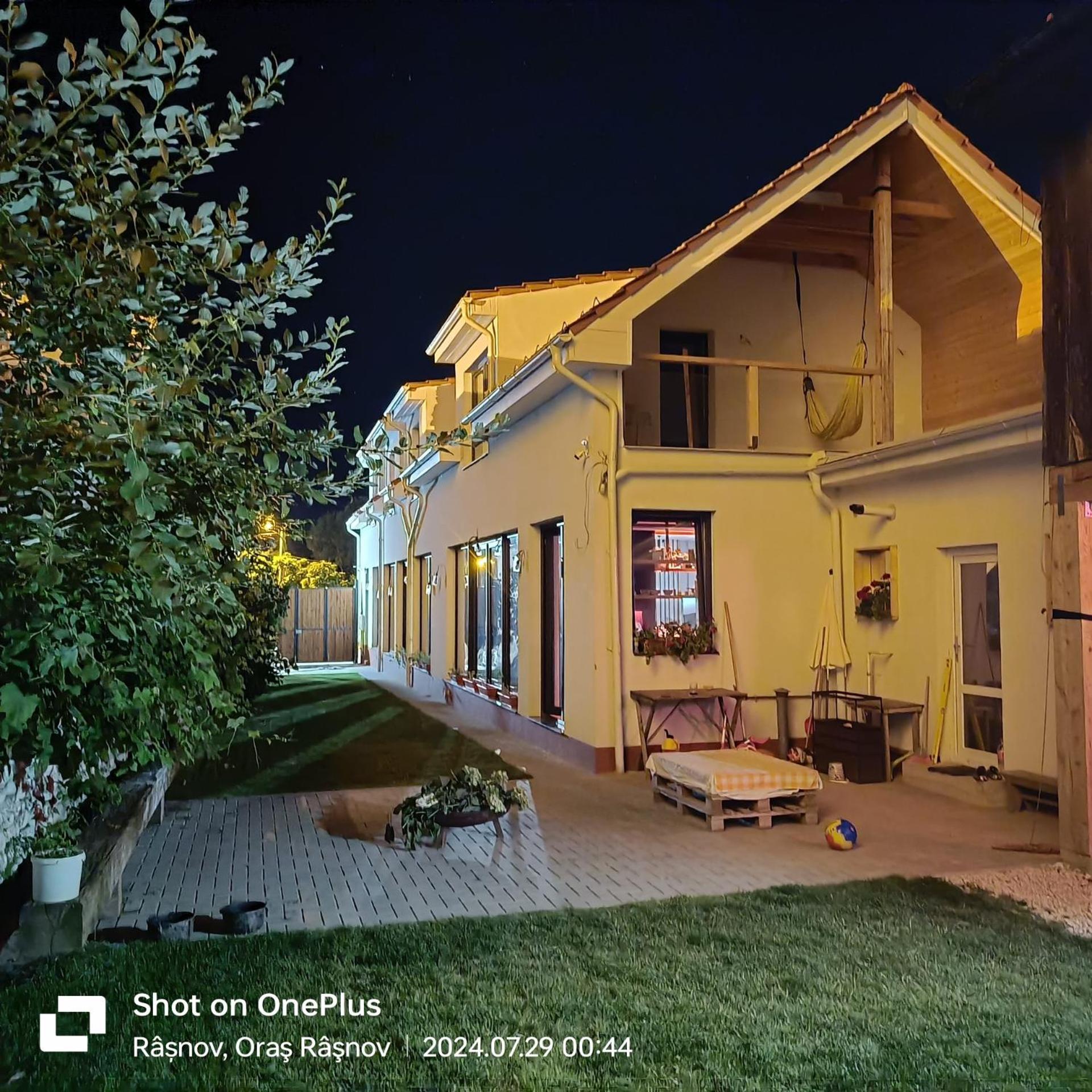 Hotel Imperfect House Rîşnov Exterior foto